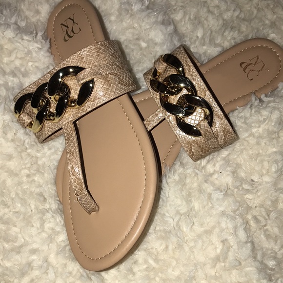 Sandals - Picture 2 of 4